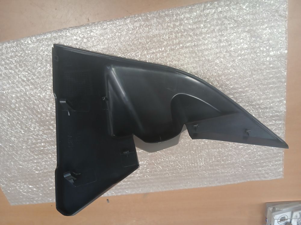 Крышка кронштейна зеркала volvo FH4 FM4 нижнего левого