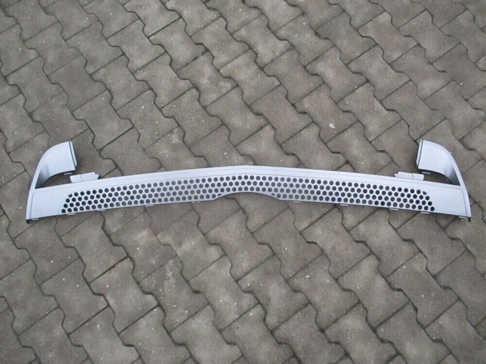 Решетка наружная (серая) Mercedes MP4 classic space 9618851353G