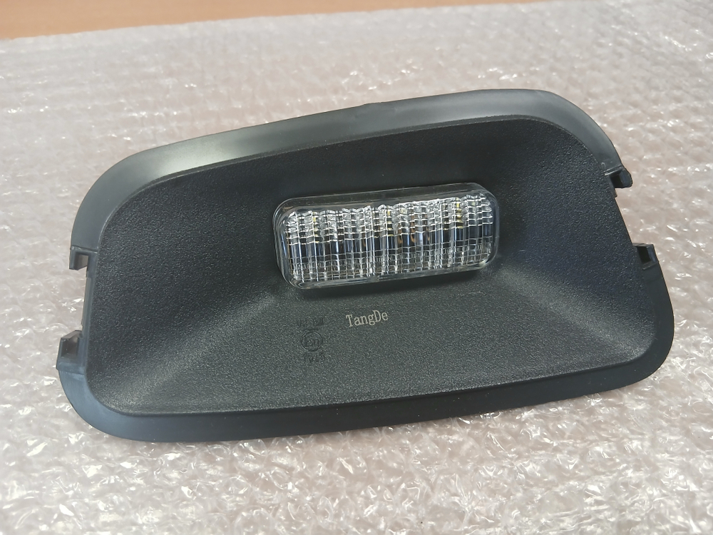 Фонарь габаритный Volvo FH4 на крышу правый