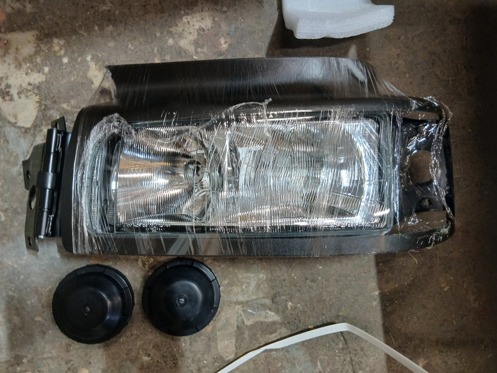 Фара леавя рено премиум мидум керакс (без поворотника)