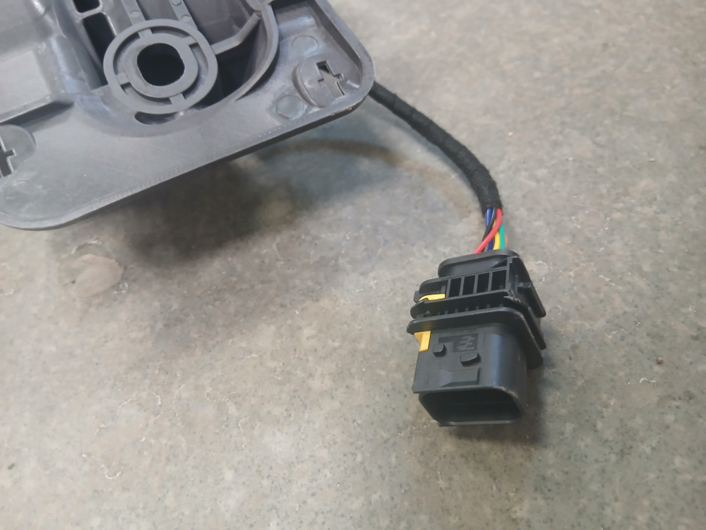 Кронштейн зеркала правый volvo FH4 FM4