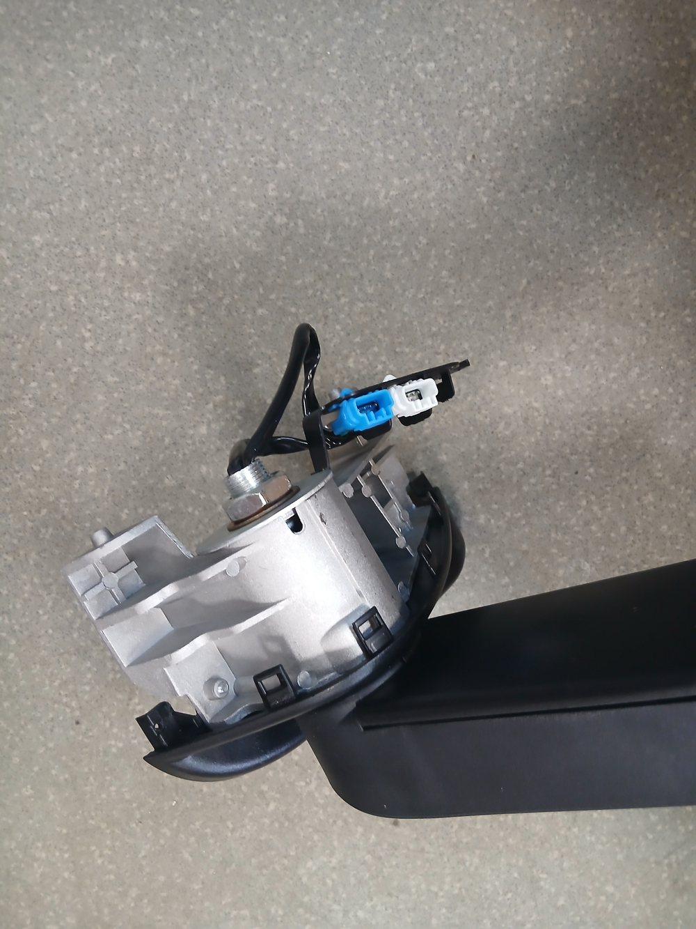 Зеркало правое ивеко стралис траккер еврокарго с эл.приводом и подогревом средн.кронштейн