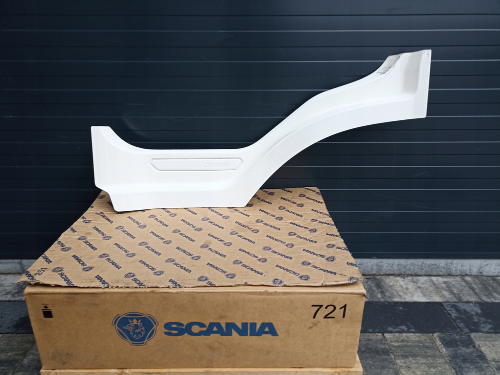Боковая панель подножки левая Scania 6