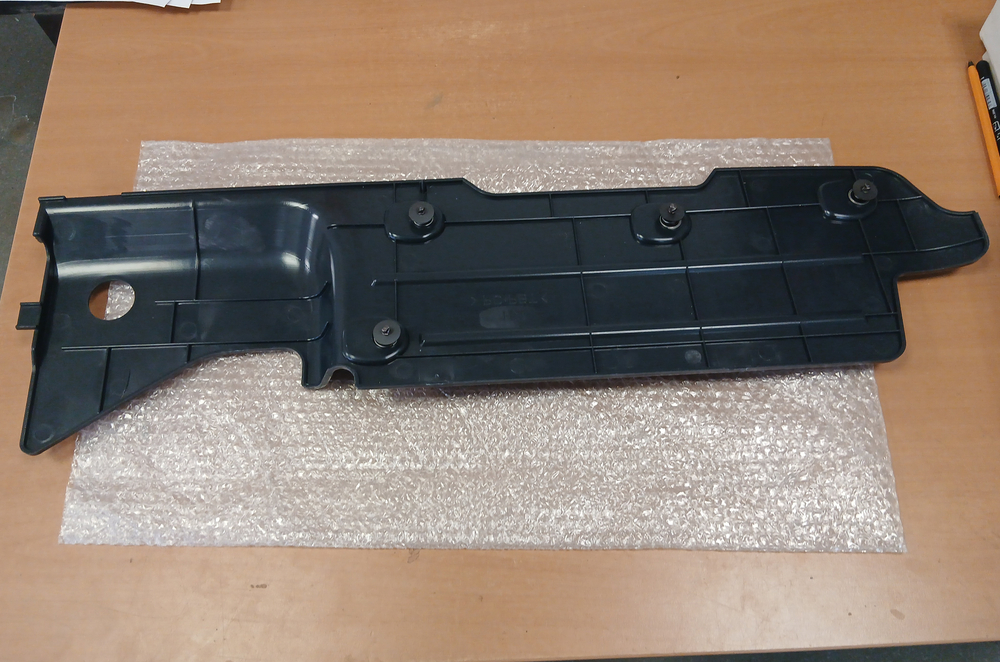 Накладка фары правая volvo FMX2