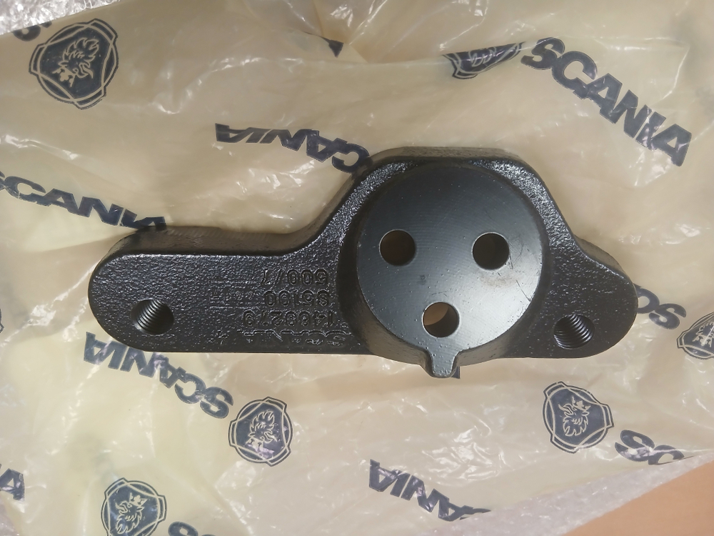 кронштейн крепления подушки двигателя Scania 4 5 серия левый