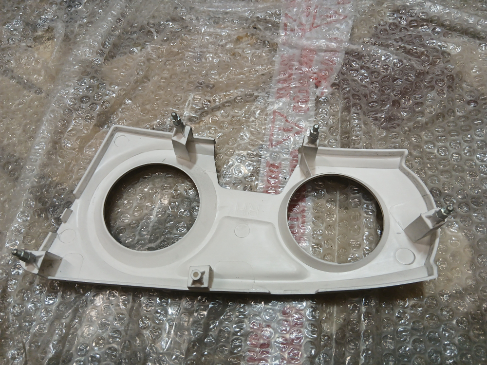 Рамка противотуманной фары правая Iveco Stralis