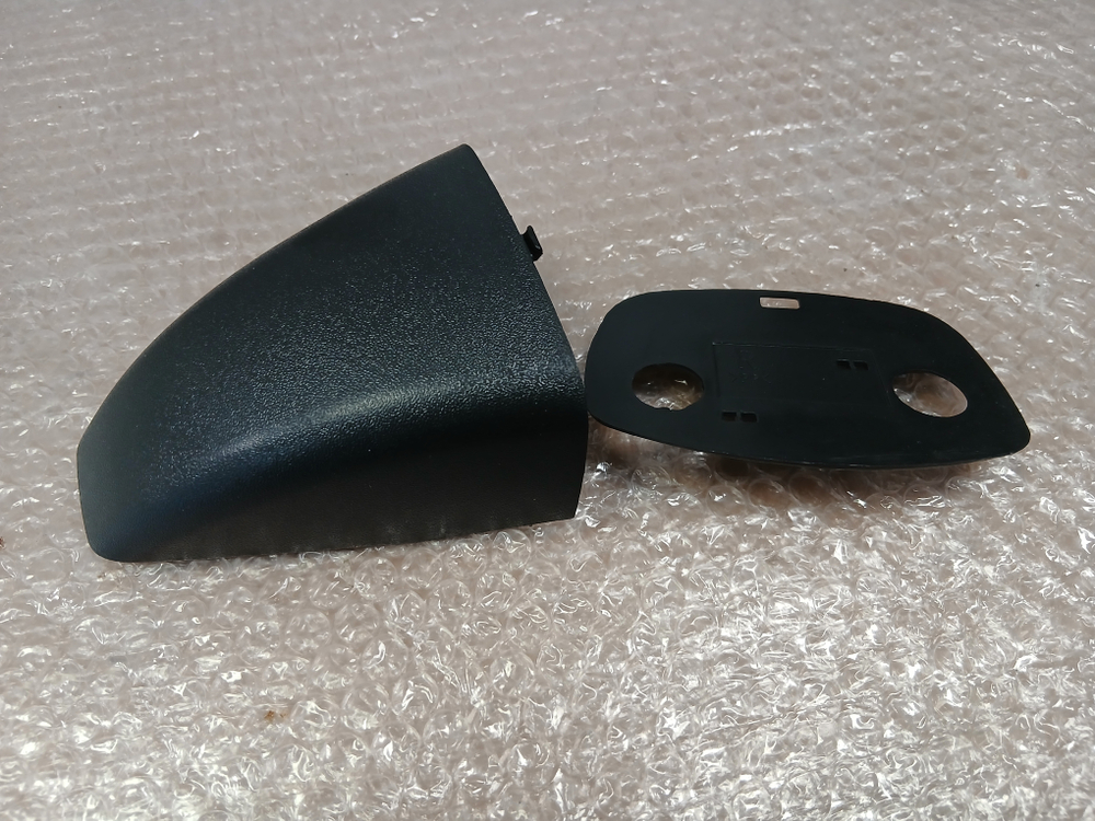 Крышка кронштейна зеркала мерседес актрос MP3 верхняя лево/право