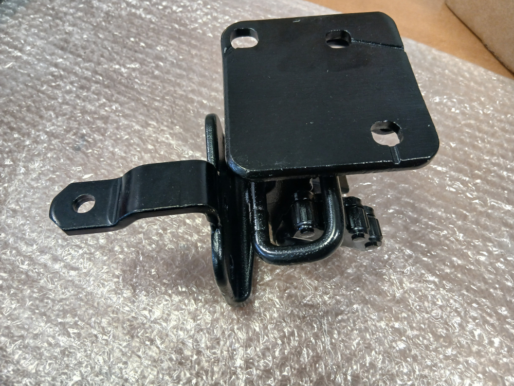 Петля двери нижняя левая Mercedes Actros (фиксатор)