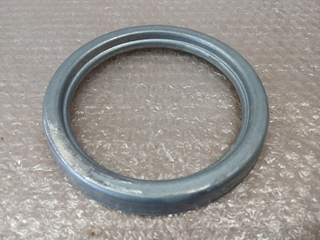 Пылезащитный чехол раздаточной коробки Volvo FM FMX