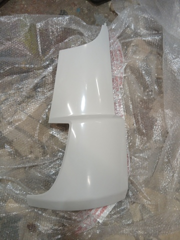 Угол кабины мерседес актрос MP3 наружный левый (белый)