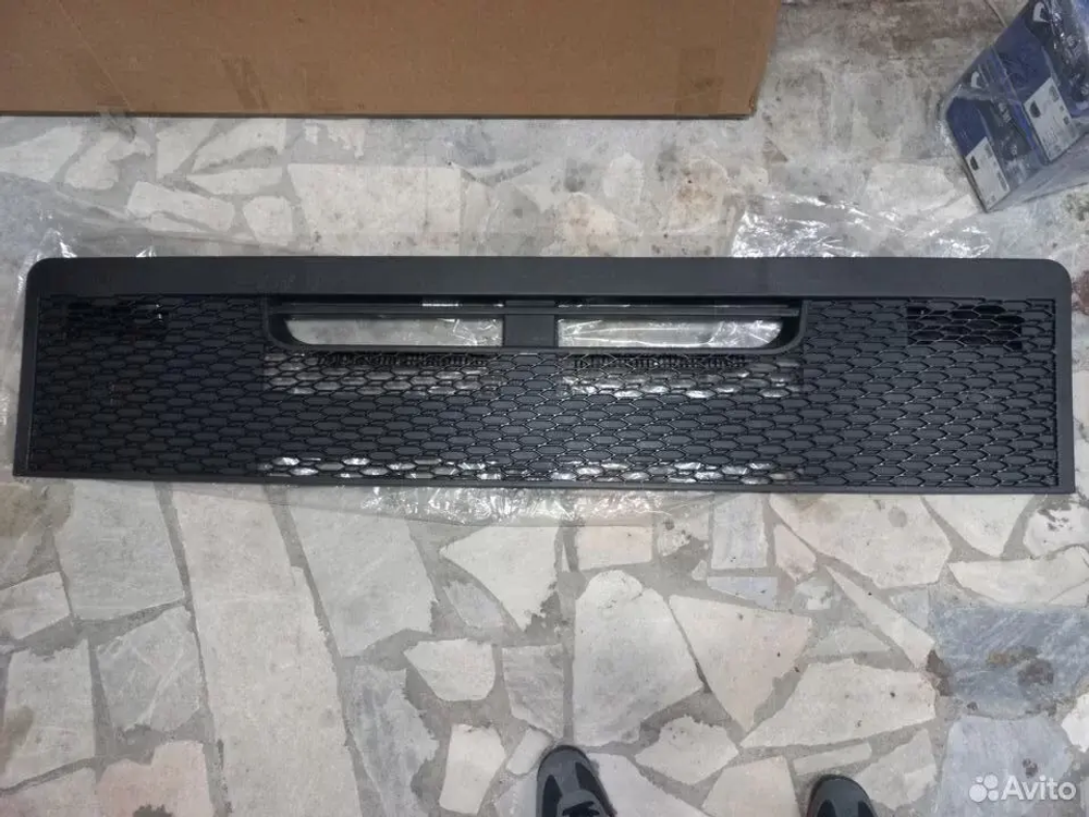 Решетка в капот volvo FH4
