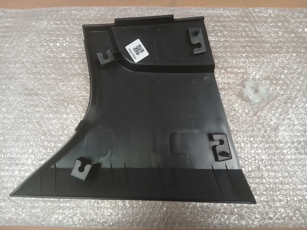 Заглушка бампера правая Volvo FMX FM4