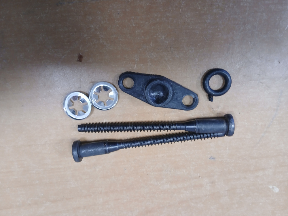 Болт регулировки фары Volvo FM12 FH12 с уст., ком-кт 2 шт