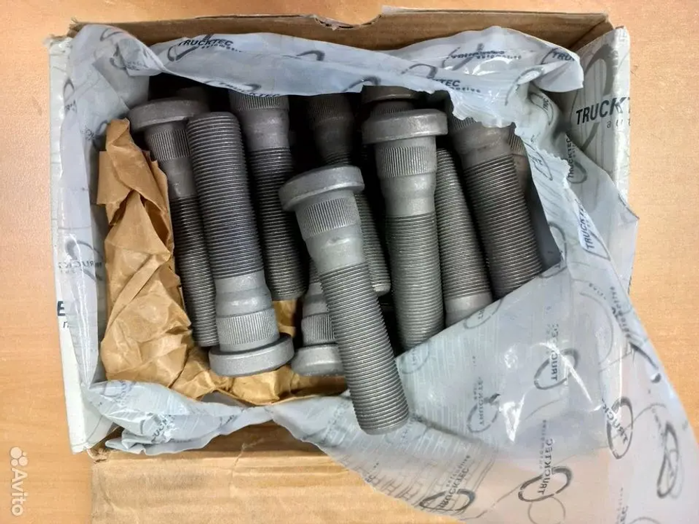 Болт колеса volvo FH FM Рено премиум магнум керакс