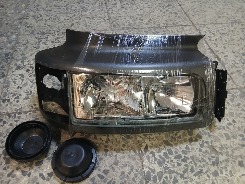 Фара правая рено премиум мидум керакс (без поворотника)