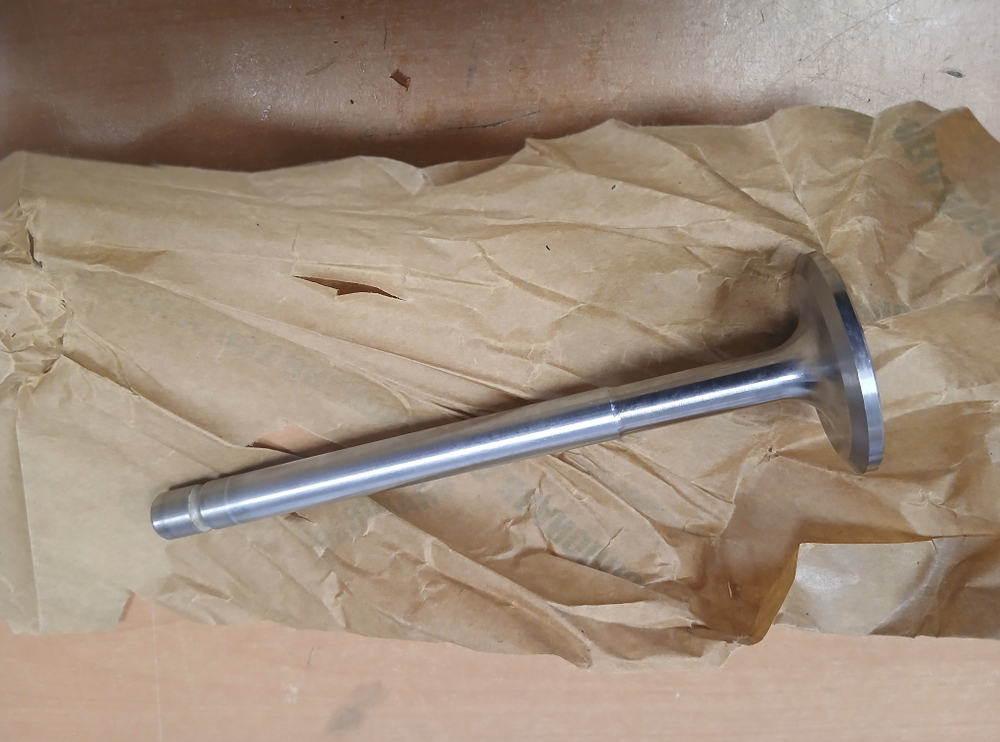 Клапан впускной VOLVO FL7 F7 TD71