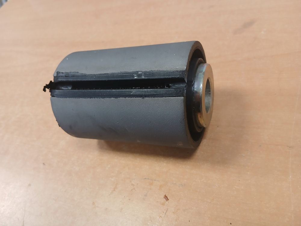 Сайлентблок рессоры ивеко траккер стралис евротех евростар