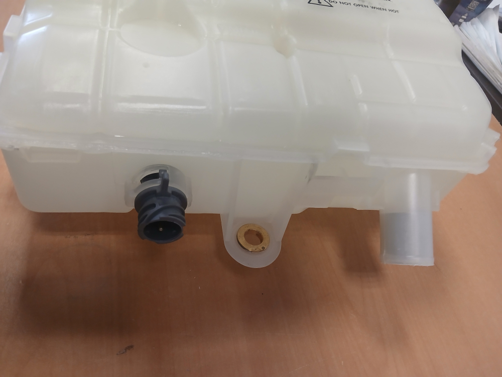 Бачок расширительный RENAULT Premium DXi 7 Kerax DXi 11/13 VOLVO FE FL