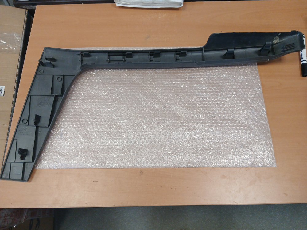 Накладка декоративная на обшивку двери левая VOLVO FH FM FMX