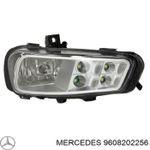 Фара противотуманная правая Mercedes MP4 Antos/AROCS 9608202256