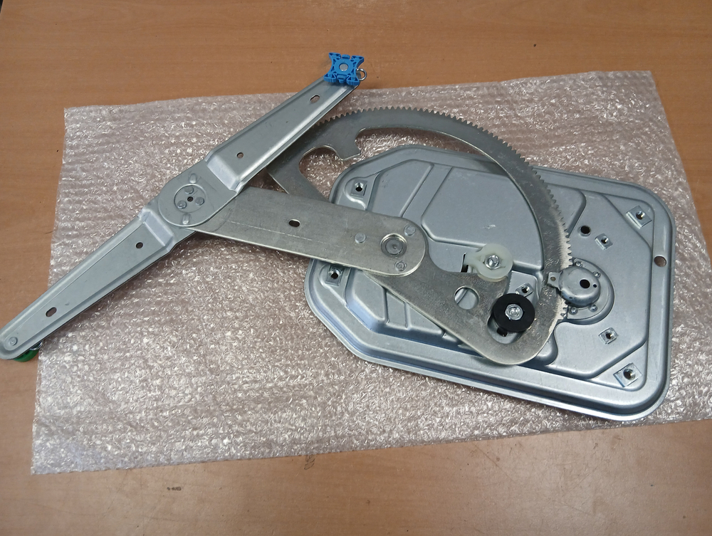 Стеклоподъемник левый Scania 4 5 серия (без мотора)