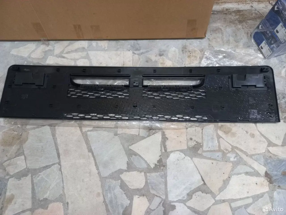 Решетка в капот volvo FH4