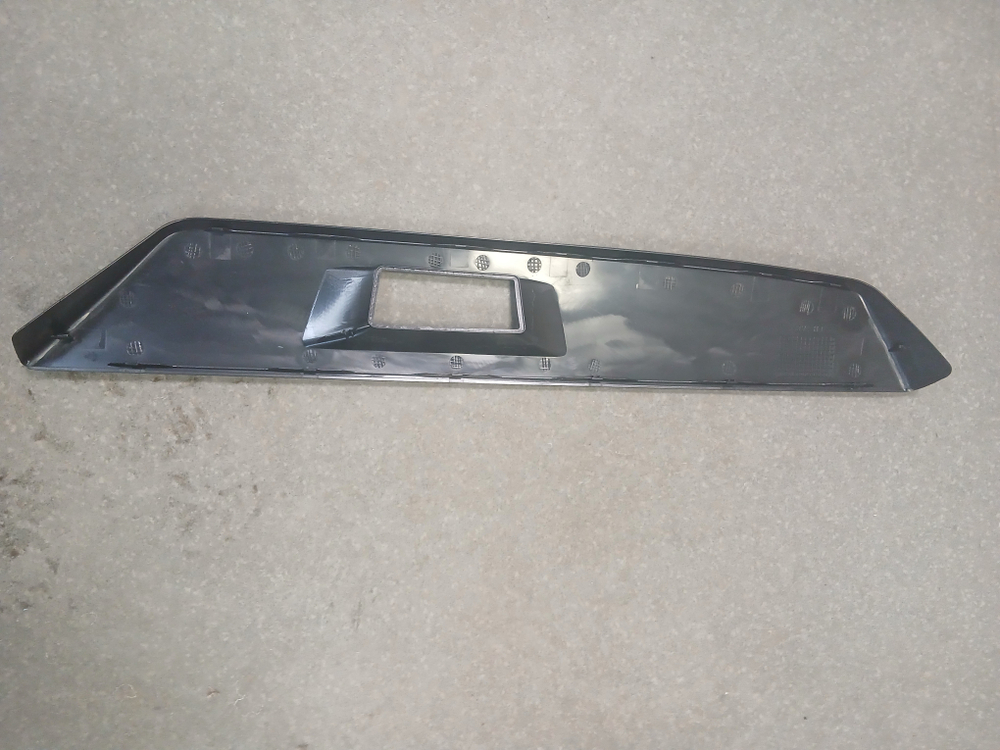 Крышка кронштейна зеркала левая volvo FH4 FM4 (черная)