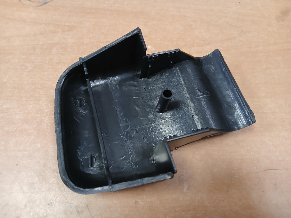 Крышка петли двери правая Scania 4 CP/CR/CT