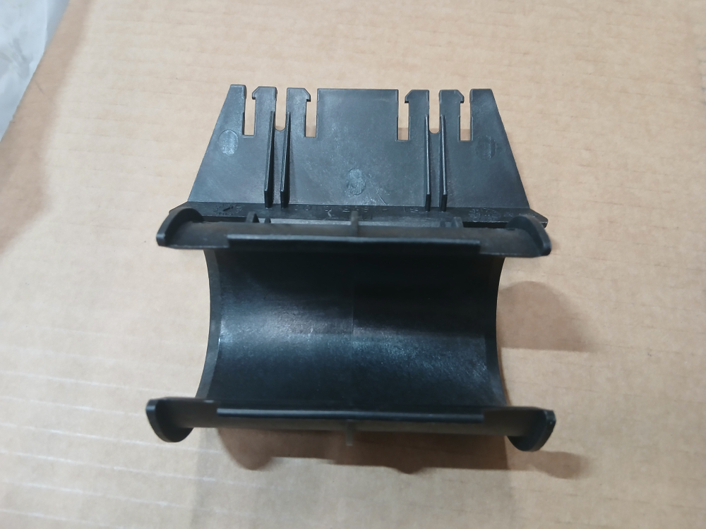 Крепление накладки на торсион кабины MAN TGA TGS