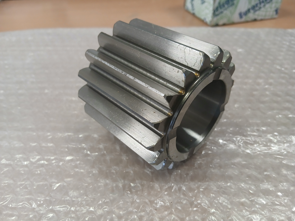 Шестерня бортового редуктора ивеко траккер Z-17