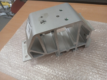 кронштейн бампера левый VOLVO FMX