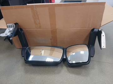 Зеркало правое ивеко стралис траккер еврокарго с эл.приводом и подогревом средн.кронштейн