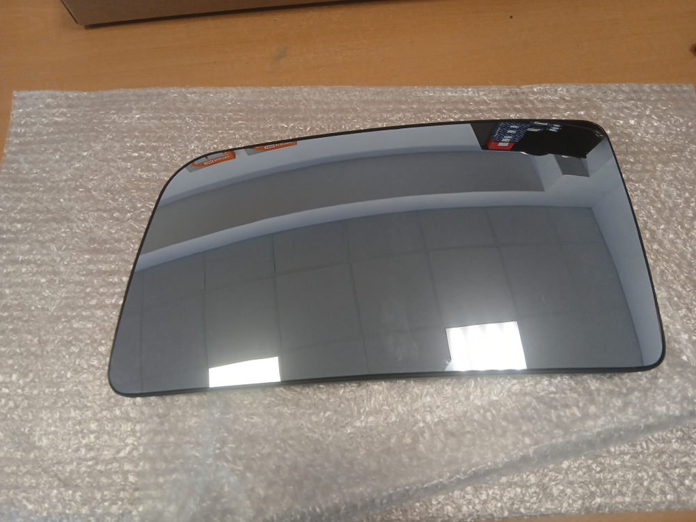 Стекло зеркала основного левое Scania 6