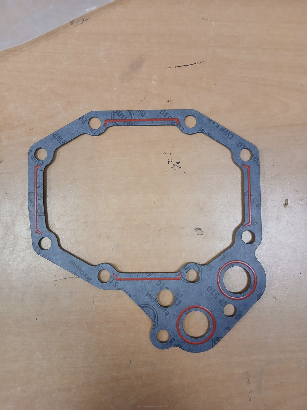 прокладка масляного радиатора мерседес атего