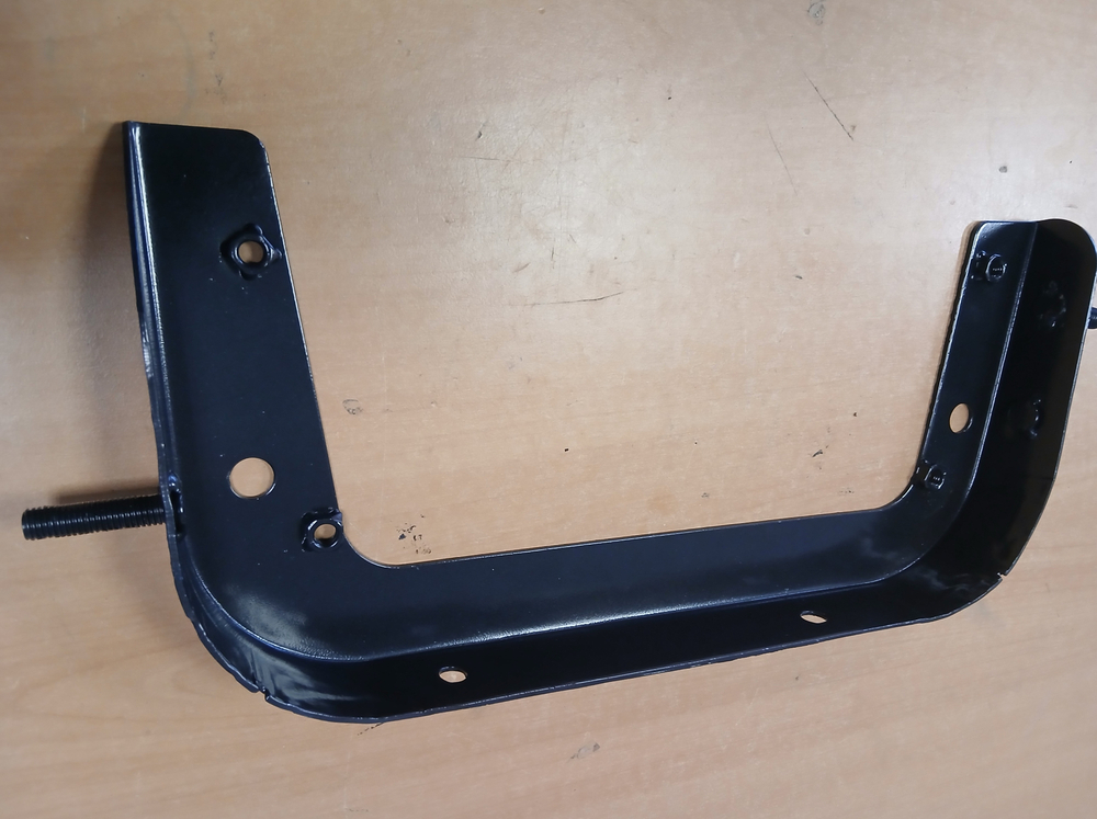 Кронштейн крепления подножки Volvo FM правый (металл)