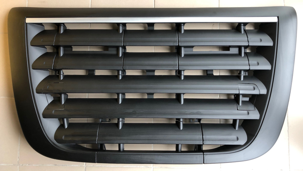 Решетка радиатора нижняя DAF XF105