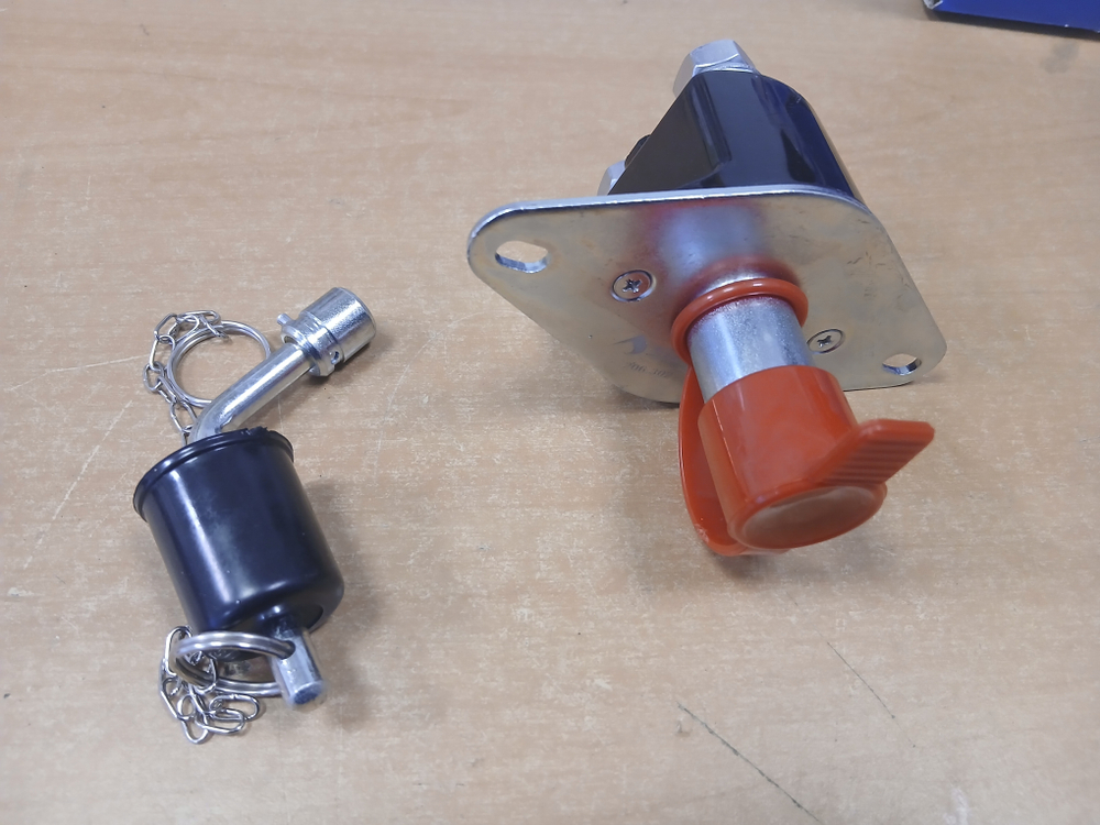 Выключатель массы IVECO MAN MB SCANIA VOLVO