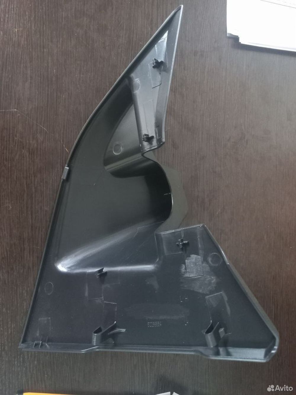 Крышка кронштейна зеркала нижняя левая volvo