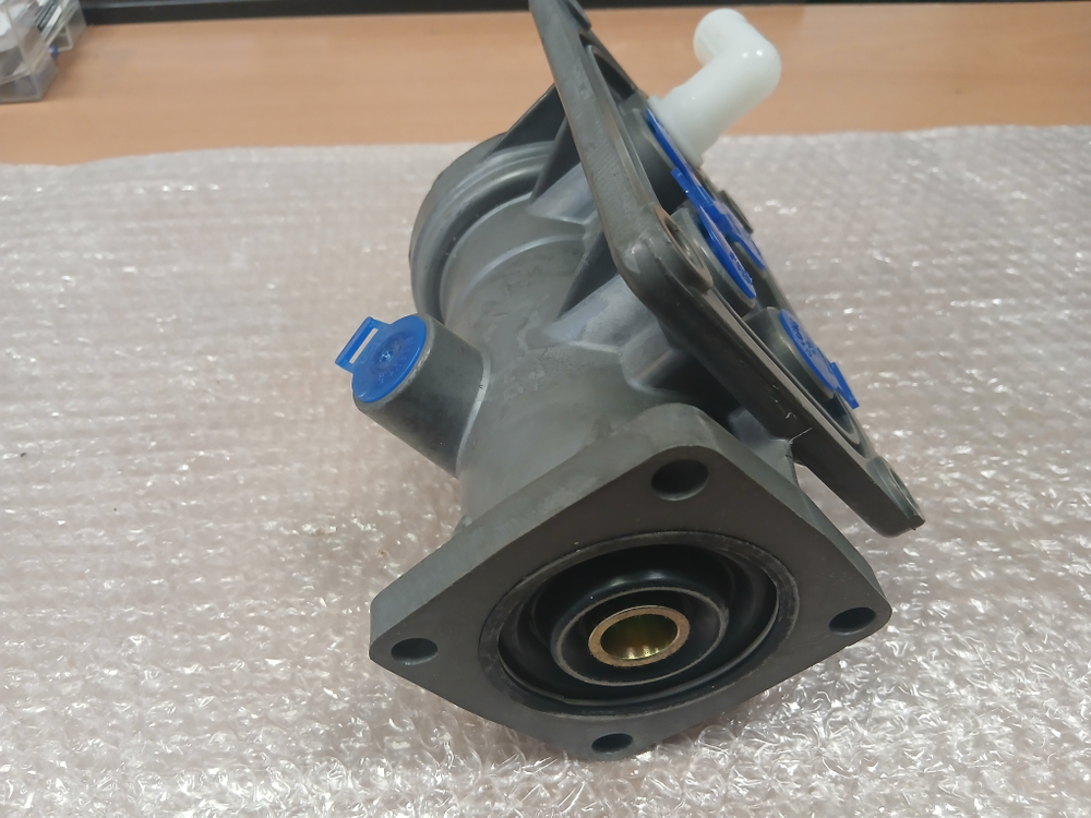 Кран главный тормозной VOLVO FL10 FL12