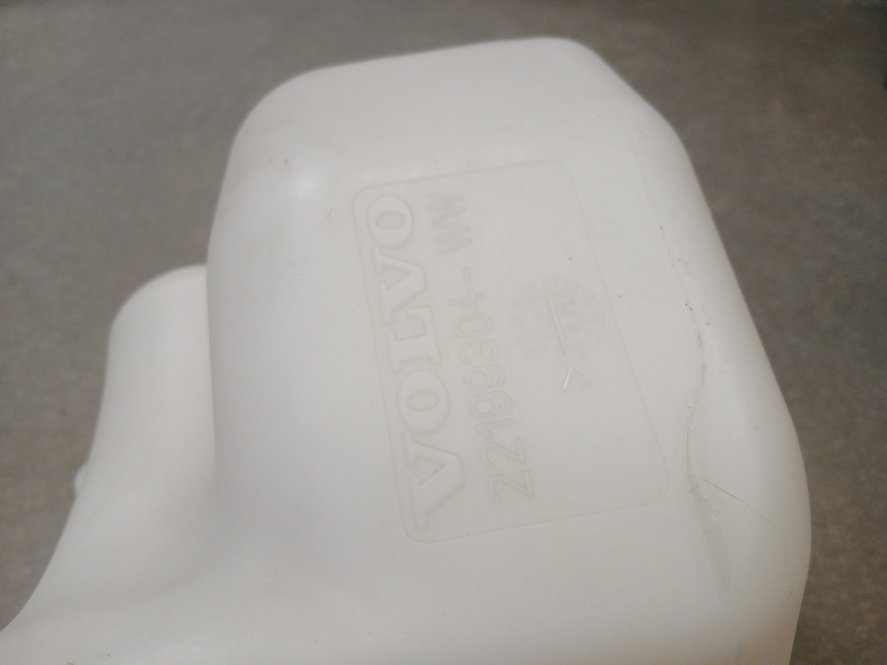 Бачок омывателя Volvo FH12 FH13 FH16 FM7/9/10/12/13 FMX