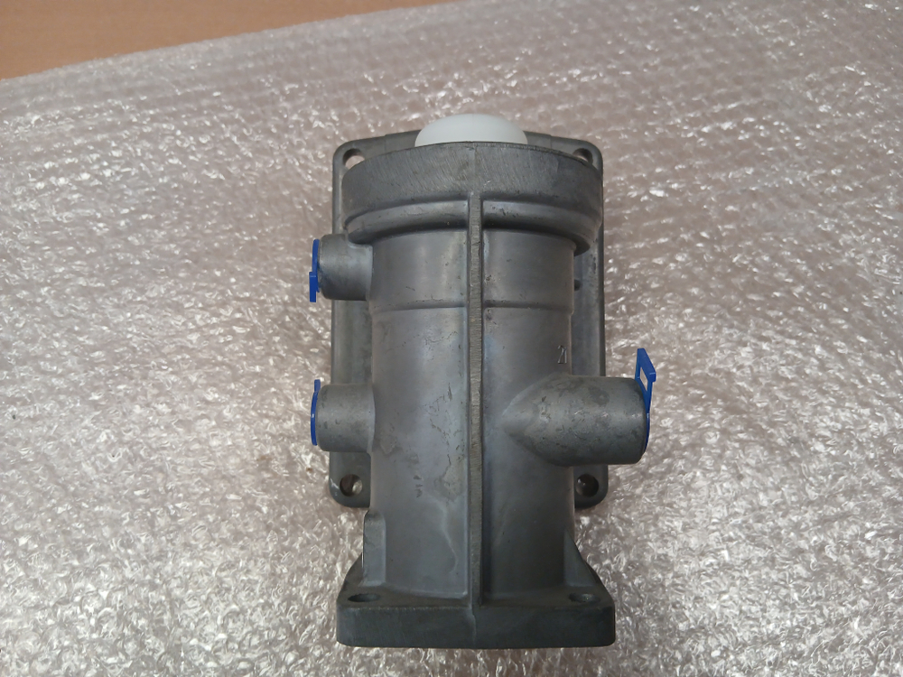 Кран главный тормозной VOLVO FL10 FL12