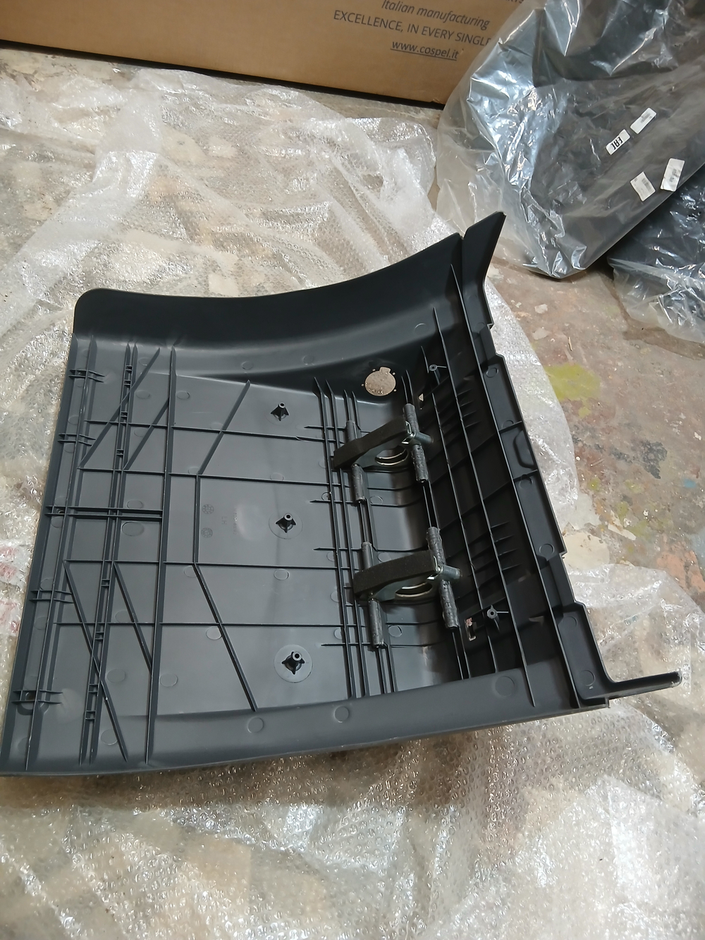 Крыло заднее передняя часть MAN TGA TGS TGX