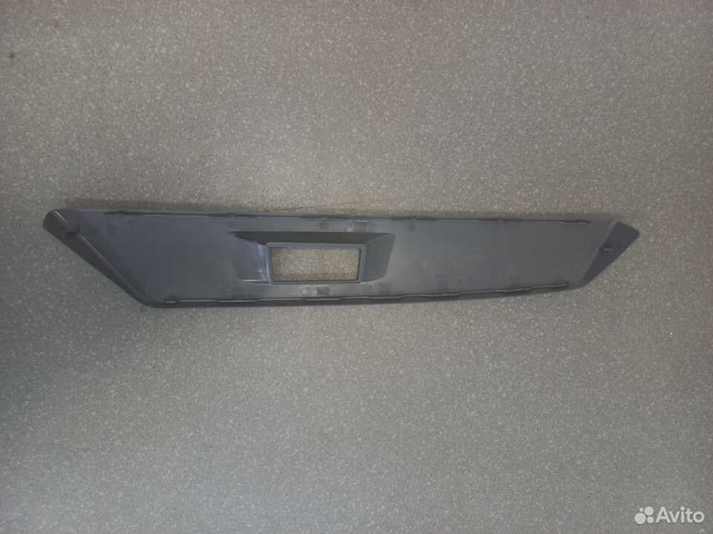 Накладка кронштейна зеркала правого VOLVO FH4 82945196
