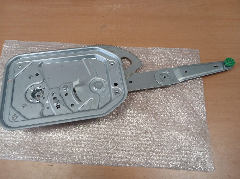 Стеклоподъемник левый Scania 4 5 серия (без мотора)