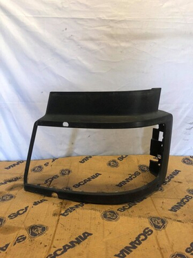 Рамка фары левая (узкая) Scania 6