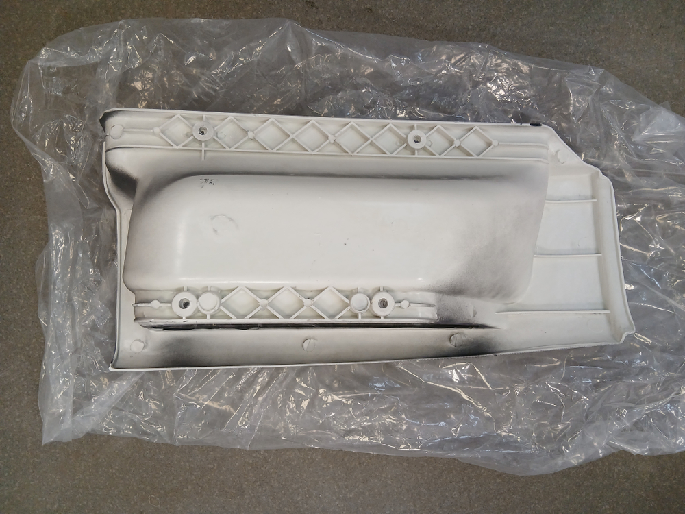 Подножка нижняя левая рено мидлум VOLVO FE FL