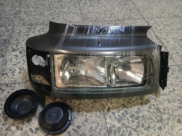 Фара правая рено премиум мидум керакс (без поворотника)