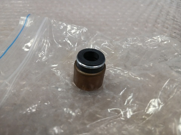 Колпачок маслосъемный рено магнум дв. MACK