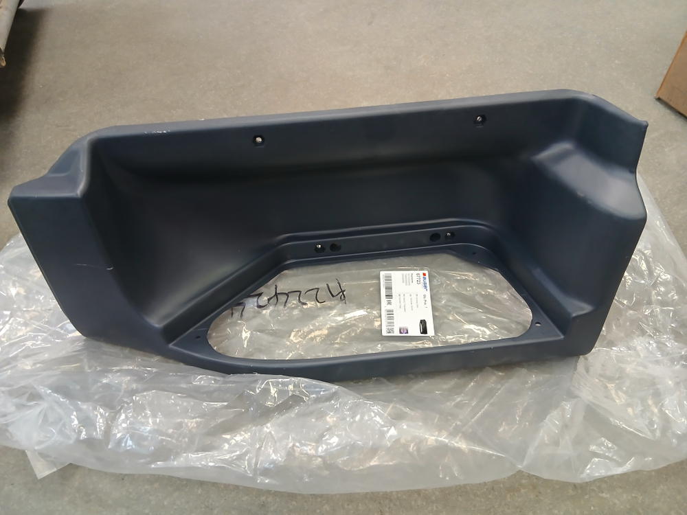 Подножка нижняя левая рено мидлум VOLVO FE FL